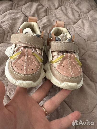 Кроссовки для девочки, светятся размер 24