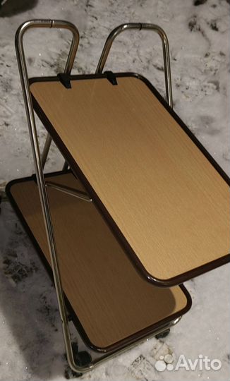 Складной сервировочный столик на колёсах