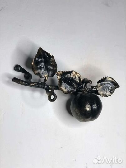 Ключница настенная металлическая