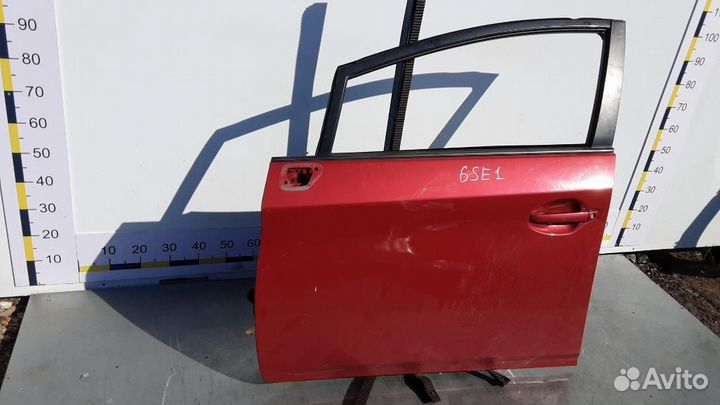 Дверь передняя левая Toyota Prius