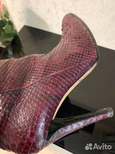 Сапоги Jimmy Choo из кожи питона