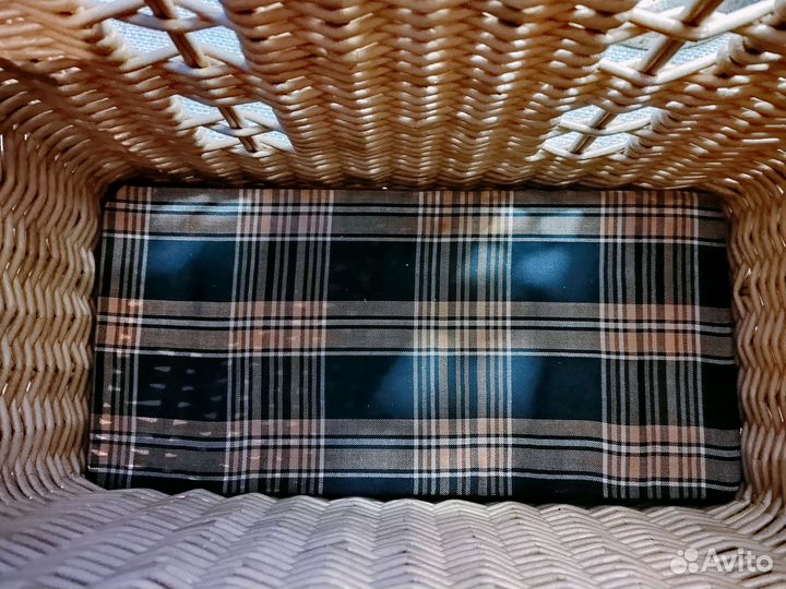 Корзина плетеная из бумажной лозы