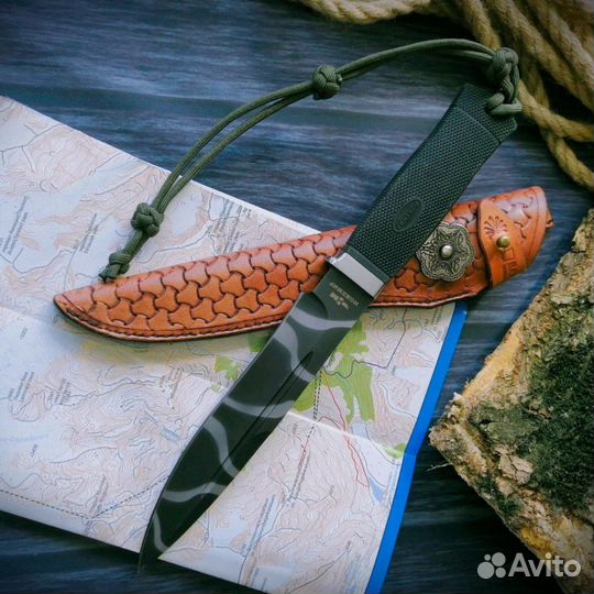 Нож с ножнами