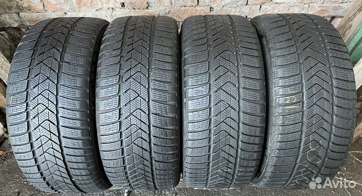 Pirelli Winter Sottozero 3 235/40 R19