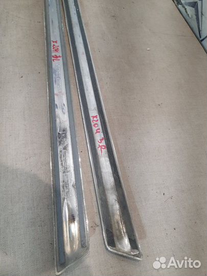 Молдинг двери задний левый Mercedes Glk300 X204