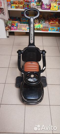 Детская машинка каталка с ручкой