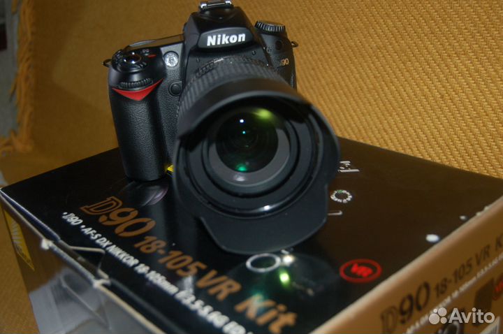 Цифровая фотокамера Nikon D90 Kit 18-105 VR