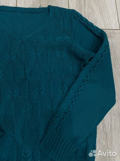 Свитер женский