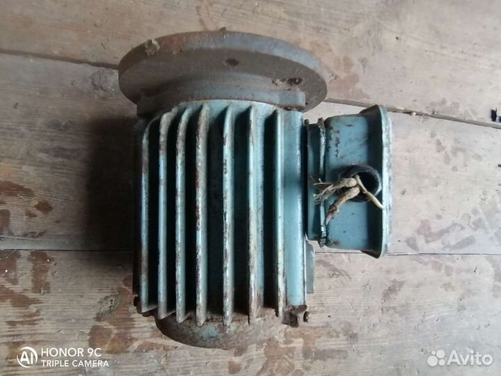 Электродвигатель 1,5 кв,1500 об