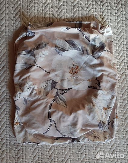 Чехол на стул светлый эластичный