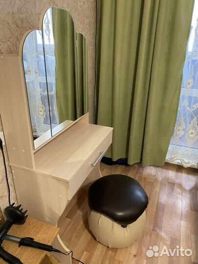 Макияжный столик