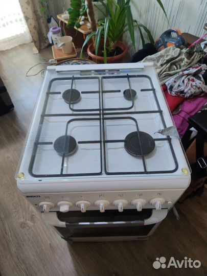 Газовая плита с электрической духовкой