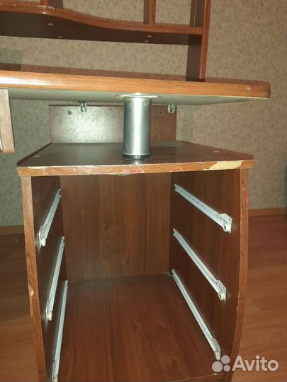 Компьютерный стол