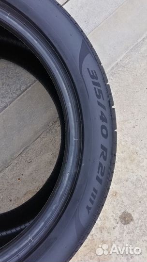 Pirelli P Zero Sports CAR 315/40 R21 и 275/45 R21 111Y