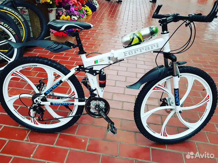 Велосипед на литых дисках. Новый