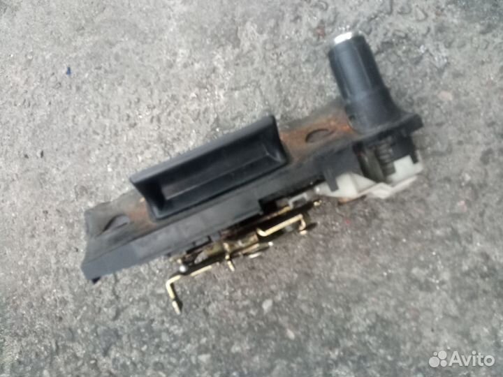 Замок задней двери (хлопушки) на Вито 638