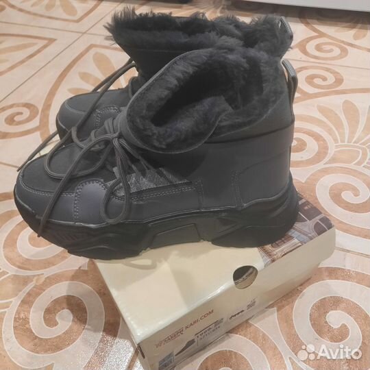 Ботинки зимние 40 размер новые
