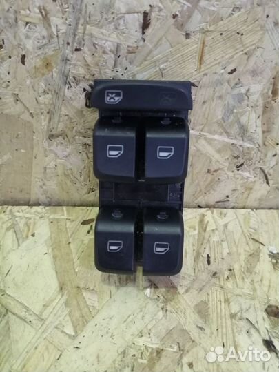 Кнопки подъёма стёкол Audi A4 B8