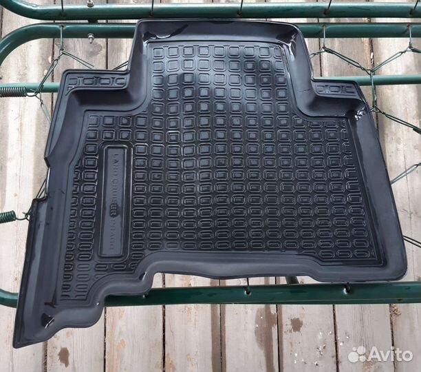Автомобильные коврики резиновые
