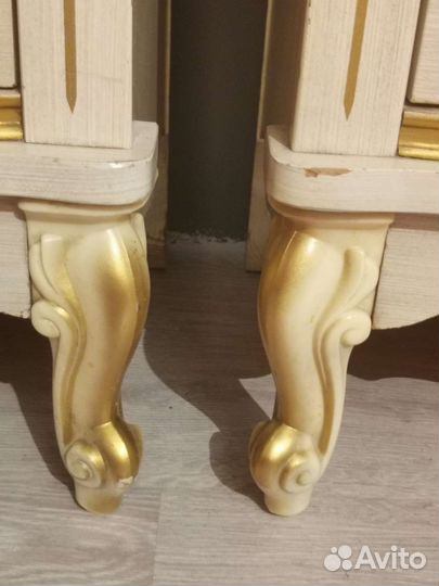 Старинная прикроватная тумба Америка