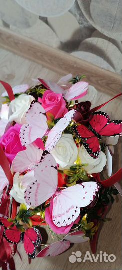 Букет из бабочек роз