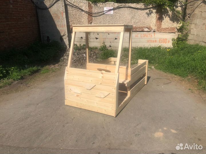 Детская машинка на площадку