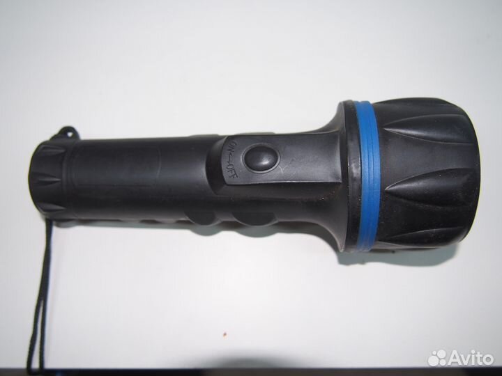Фонарик на батарейках новый