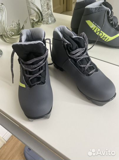 Лыжные ботинки классические