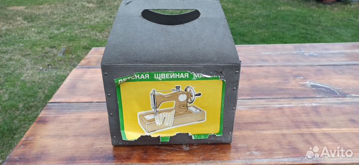 Детская швейная машинка
