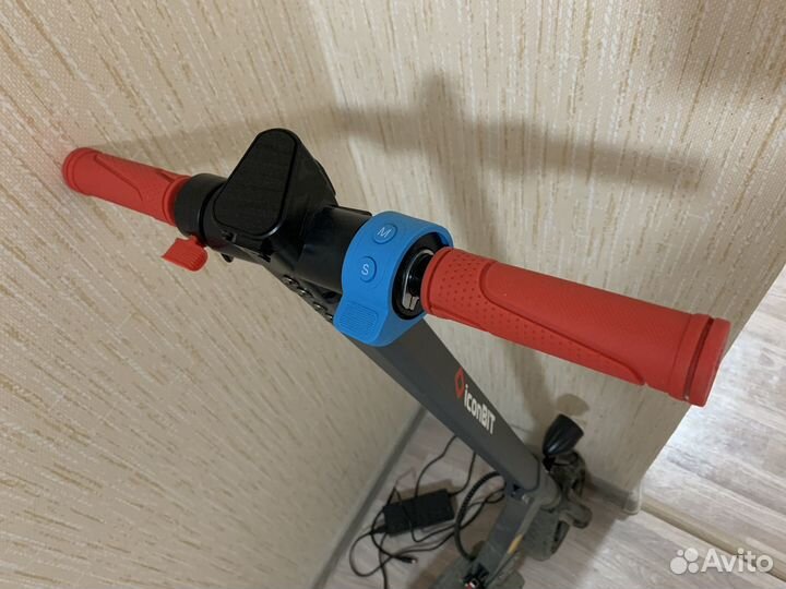 Электросамокат iconbit