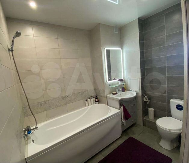 2-к. квартира, 52 м², 5/9 эт.