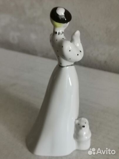 Фарфоровая статуэтка дулево Дама с собачкой