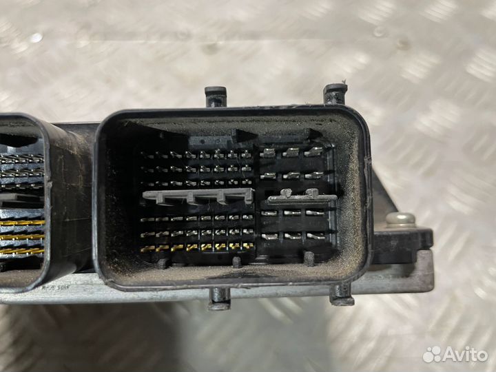 Блок управления гибридной установкой Lexus GS (3)