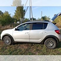 Renault Sandero Stepway 1.6 MT, 2015, 173 000 км, с пробегом, цена 770 000 руб.