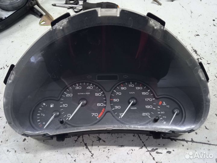 Щиток приборов Peugeot 206 Пежо 206