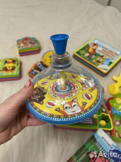 Развивающие игрушки, книжки для малышей пакетом