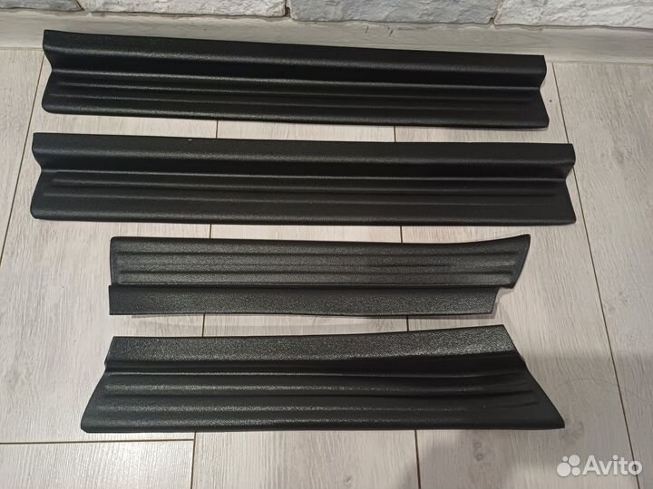 Накладки на пороги дверей лада веста (LADA Vesta)