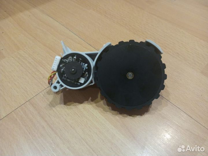 Пылесос Xiaomi Mop 2 lite Колесо R правое