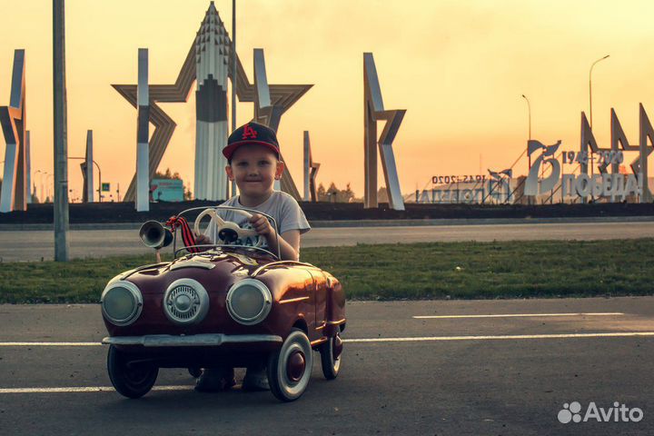 Детская педальная машина СССР для фотосессии в фот