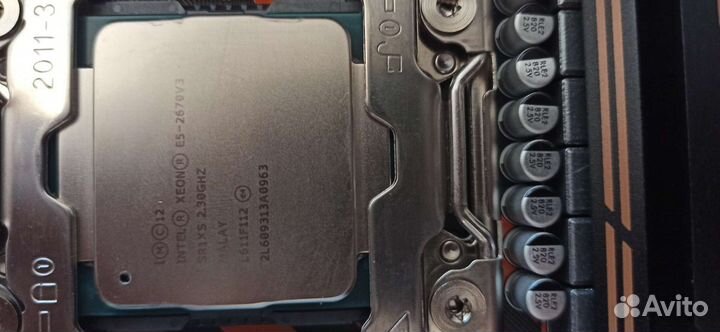 Материнская плата с процессором и памятью