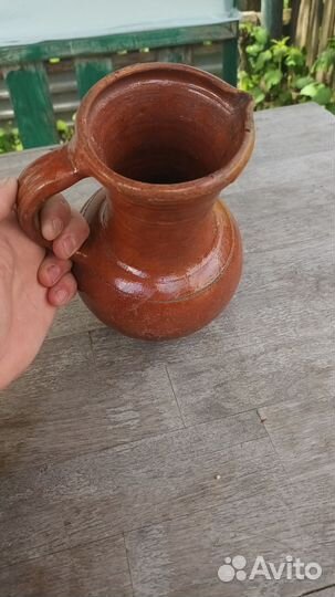 Глиняный кувшин старинный