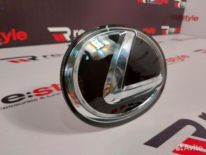 Эмблема в решетку Стиль 2020 Lexus GX460 U2391