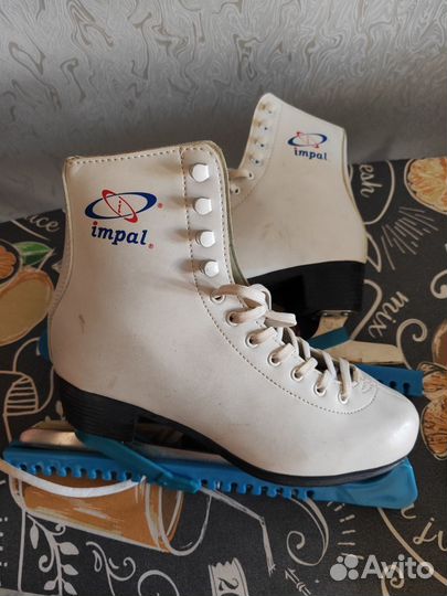 Коньки фигурные женские 39 размер