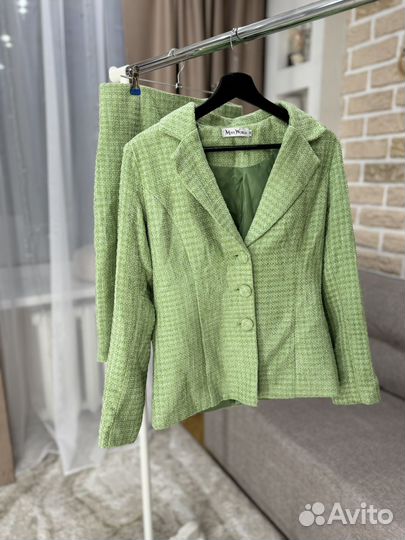 Костюм женский с юбкой