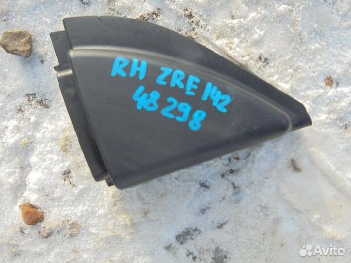 Уголок двери правый Toyota Corolla Fielder ZRE142