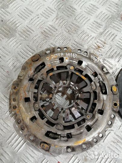 Комплект сцепления Opel Astra H L69 Z16XER 2008