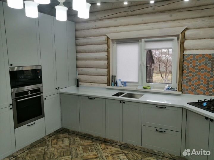 Кухонные гарнитуры с столешницей из камня