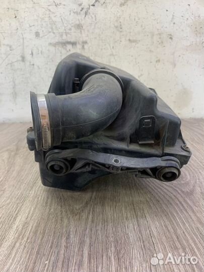 Корпус воздушного фильтра Opel Zafira B Z16XEP