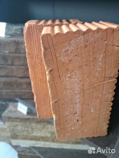 Рабочий кирпич