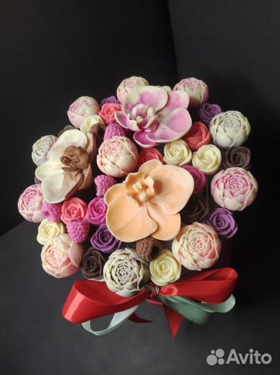 Цветы из Натурального Шоколада в Коробке